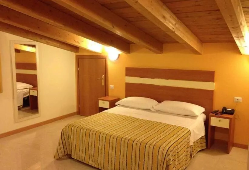 Habitació Clàssica, Gf