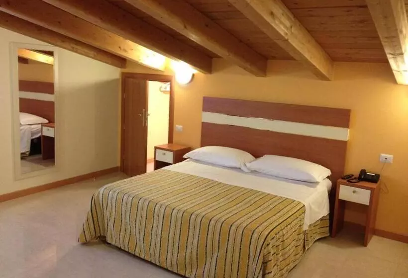 Habitació Clàssica, Gf