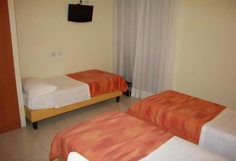 Habitació Triple Estàndard amb Balcó, Gf