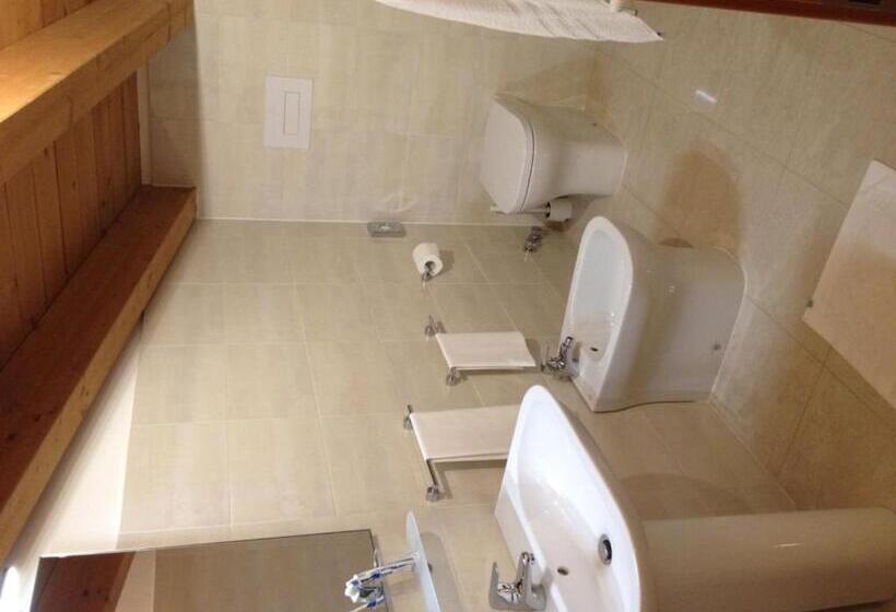 חדר קלאסי, Gf