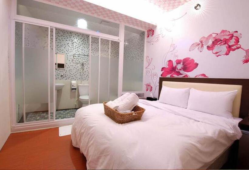 اتاق استاندارد, Happiness Inn