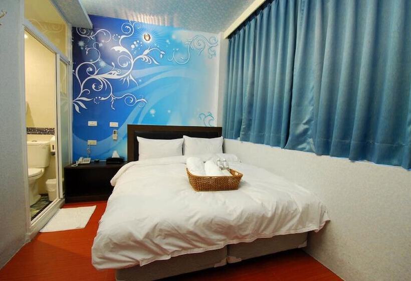 اتاق استاندارد, Happiness Inn