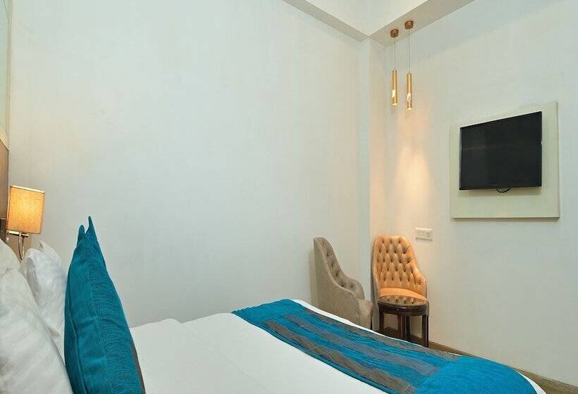 이그제큐티브 룸, Hari Piorko