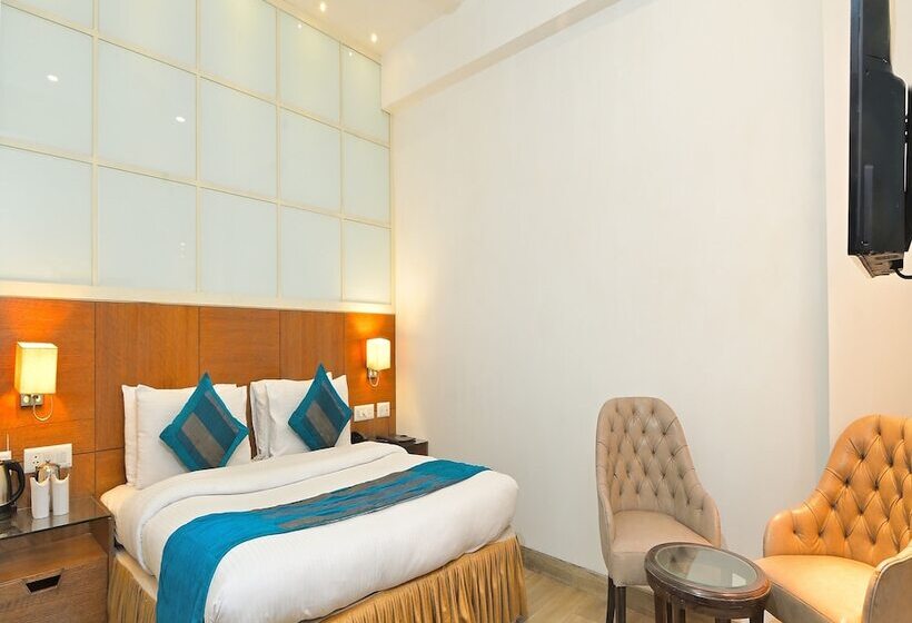 이그제큐티브 룸, Hari Piorko