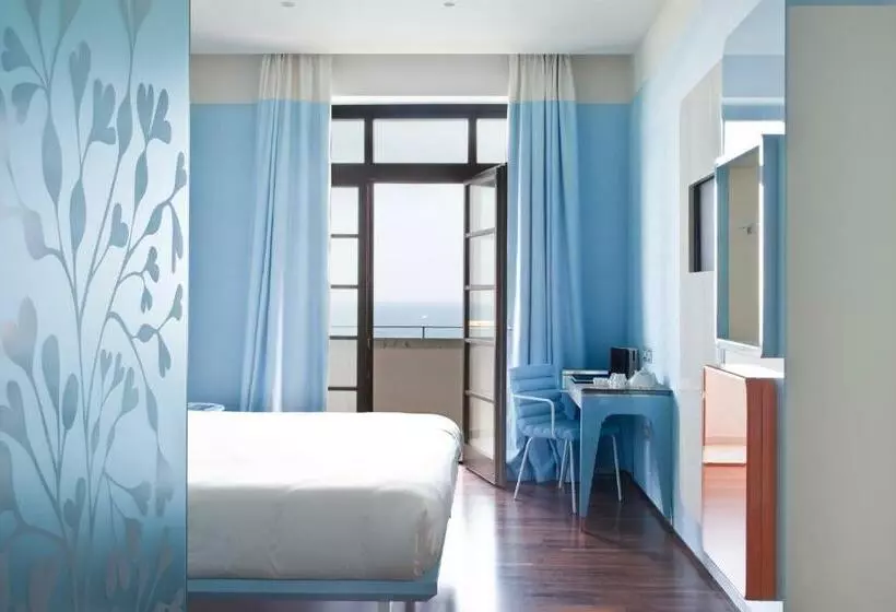 اتاق لوکس خانوادگی, Jr Hotels Bari Grande Albergo Delle Nazioni