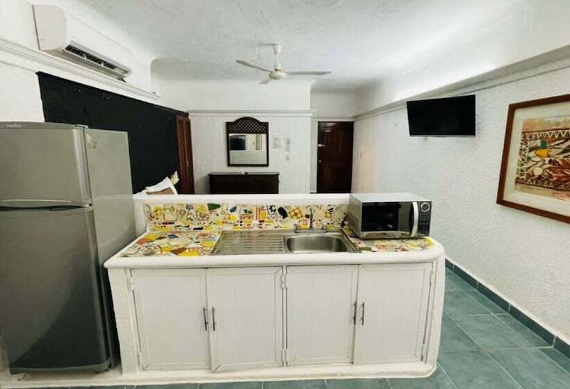 标准工作室, Mayan Art Hotel 10 Avenue