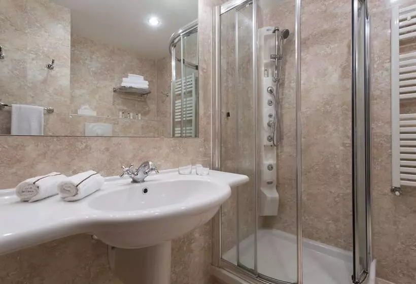 Standard-huone Järvinäkymä, Poiano Garda Resort Hotel