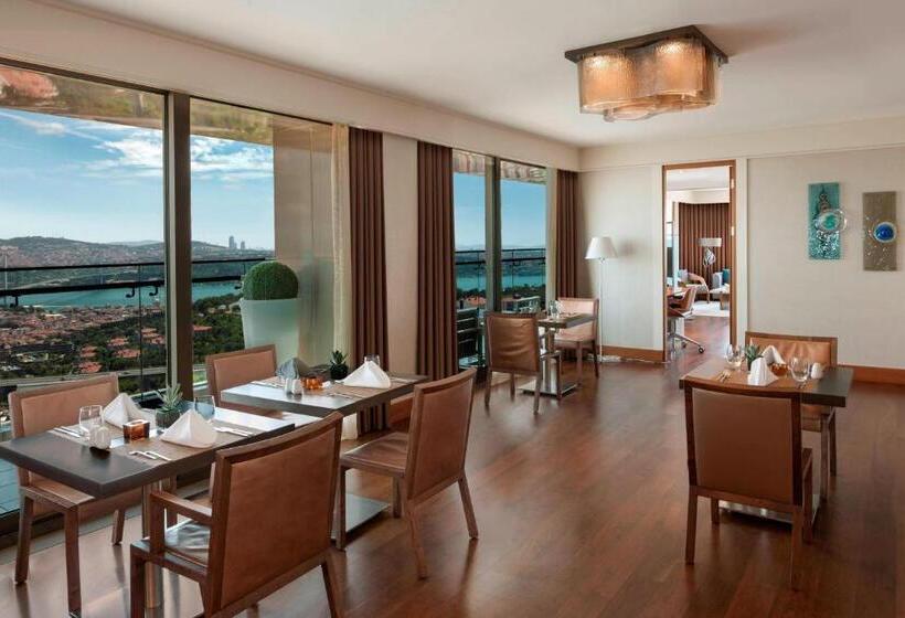 Номер Executive Кровать Кинг, Renaissance Istanbul Polat Bosphorus