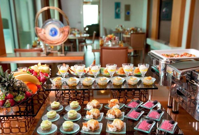 مجموعه ویستا شهر, Renaissance Istanbul Polat Bosphorus