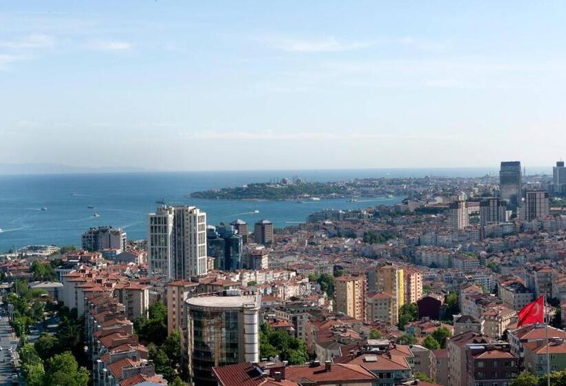 Номер Deluxe с Видом, Renaissance Istanbul Polat Bosphorus