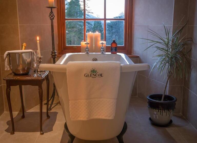 جناح مزود بتراس, Glencoe House