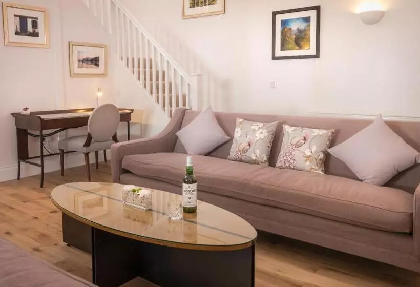 Deluxe Room, Glencoe House