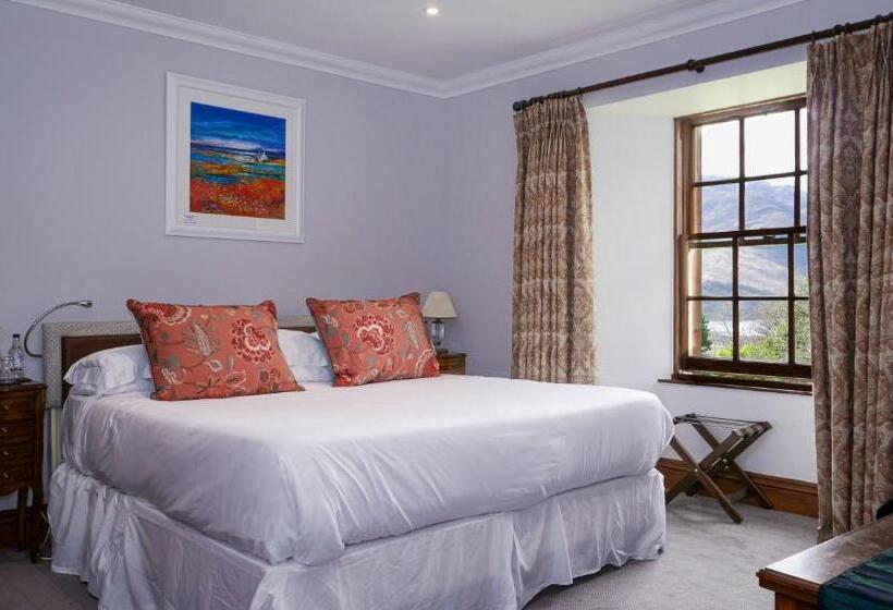 جناح مزود بجاكوزى, Glencoe House