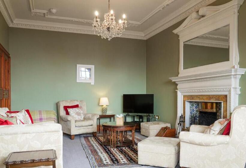 جناح غرفتين نوم, Glencoe House