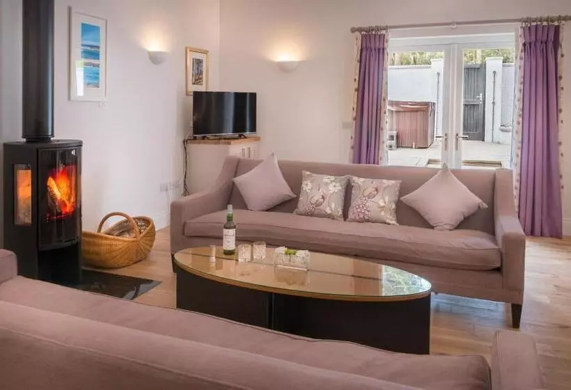 Deluxe Room, Glencoe House