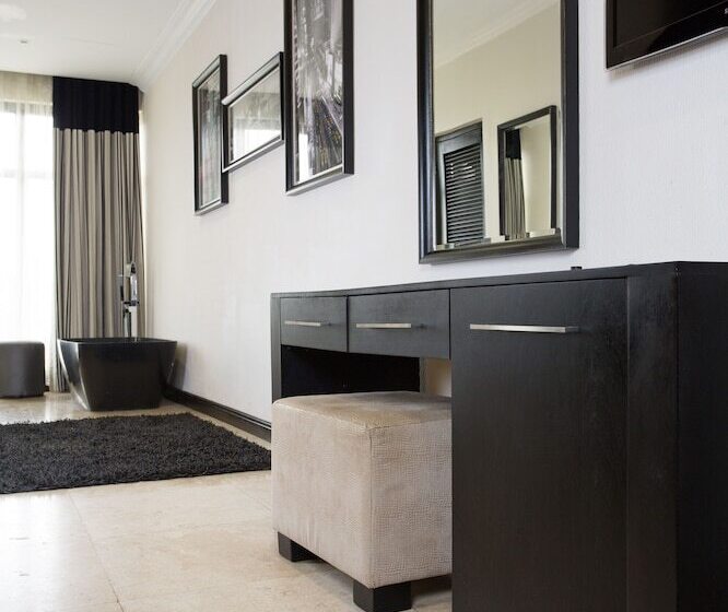 سوییت جونیور, Villa Monticello Boutique