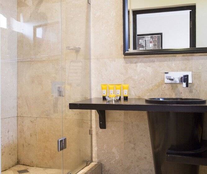 سوییت جونیور, Villa Monticello Boutique