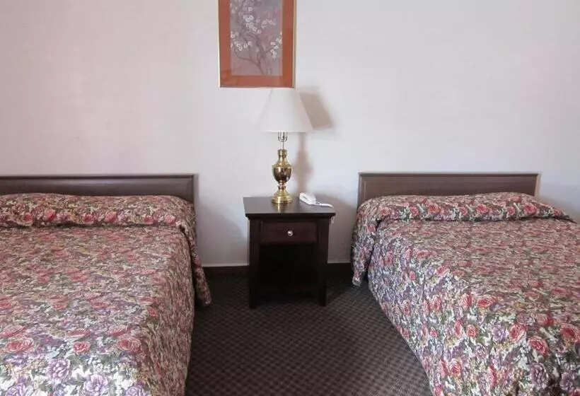 ２ダブルベッドのスタンダードルーム, Cadet Motel