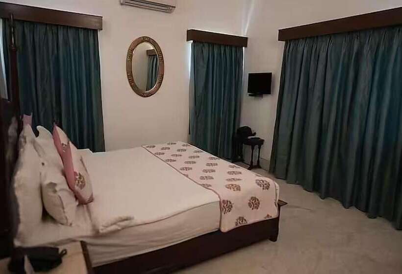 Deluxe Rum, Amar Kothi