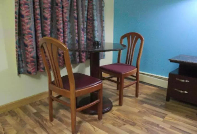 スタンダードルーム, American Inn And Suites