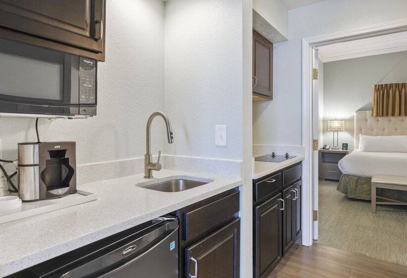 סוויטה, Cherry Tree Inn & Suites