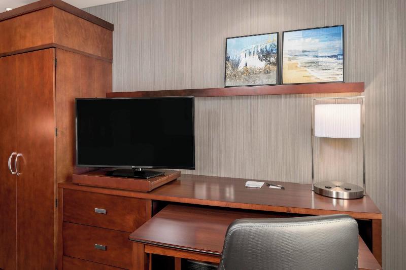 غرفة قياسية سرير كينج, Courtyard By Marriott San Diego Oceanside