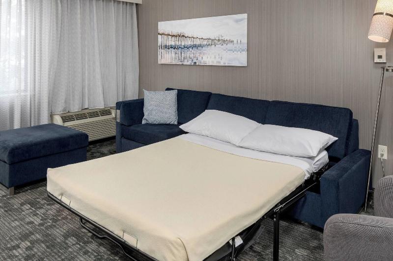 غرفة قياسية سرير كينج, Courtyard By Marriott San Diego Oceanside