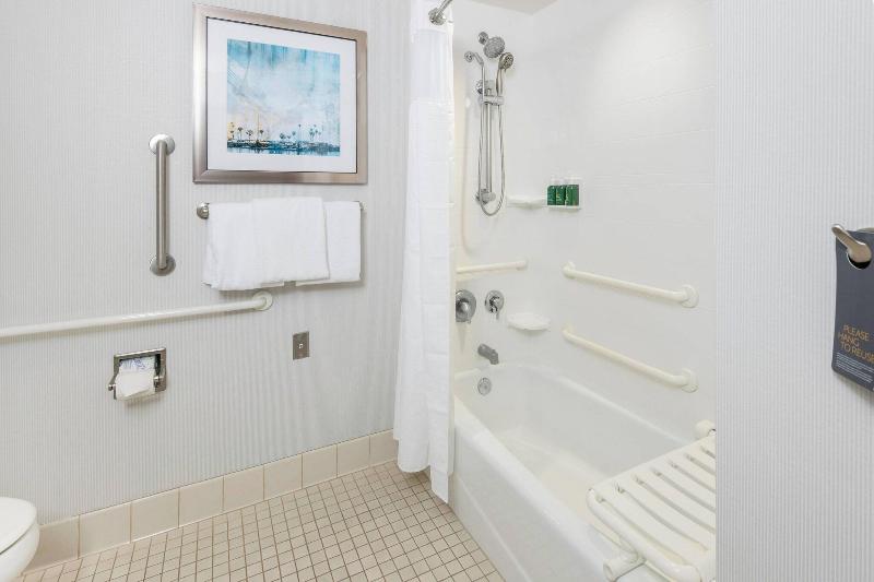 غرفة قياسية سرير كينج, Courtyard By Marriott San Diego Oceanside