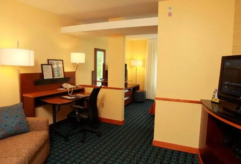 سوئیت با تخت بزرگ, Fairfield Inn & Suites Traverse City