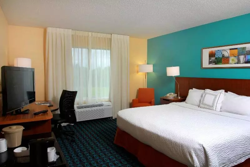 اتاق استاندارد با تخت بزرگ, Fairfield Inn & Suites Traverse City