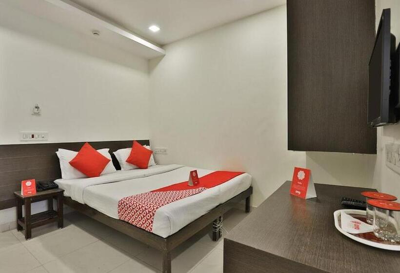 חדר דלוקס, Isher International