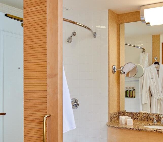 جناح جونيور, Orchard Garden