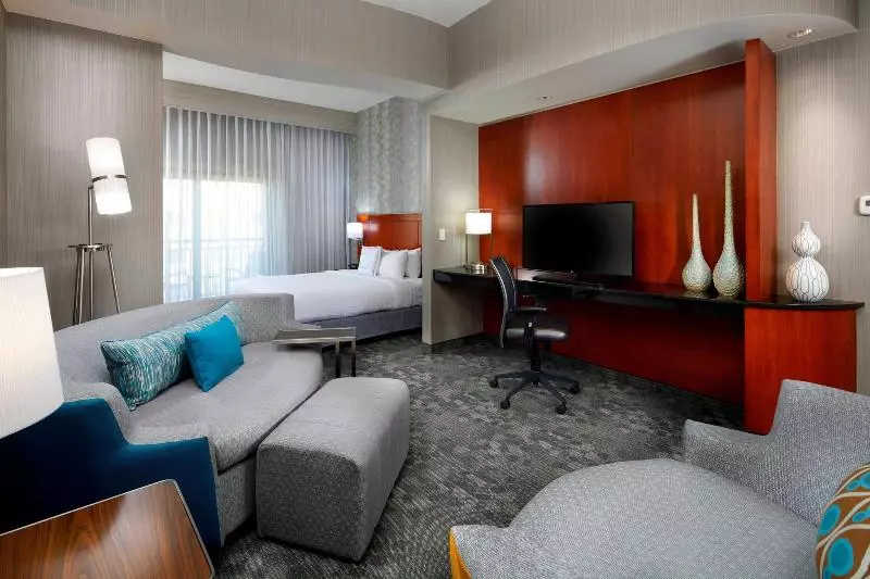 キングサイズベッドのスタンダードルーム, Courtyard By Marriott San Antonio Six Flags At The Rim