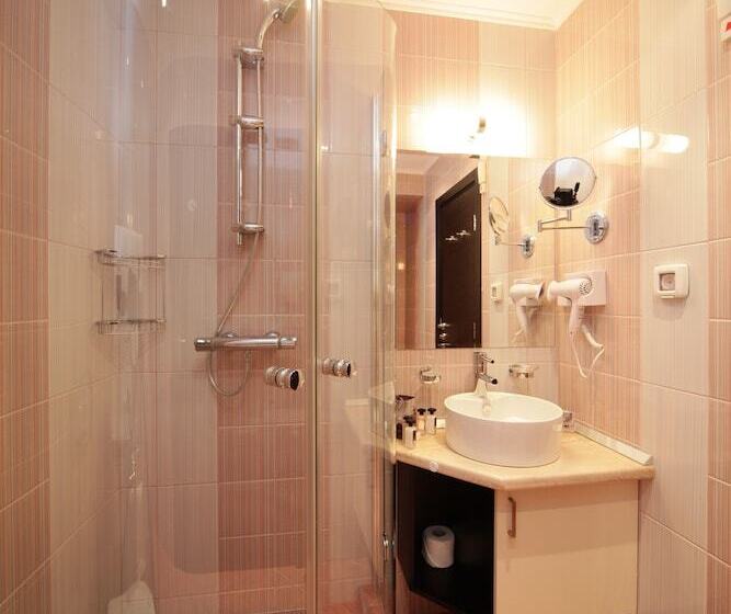 スタンダードシングルルーム, Efbet