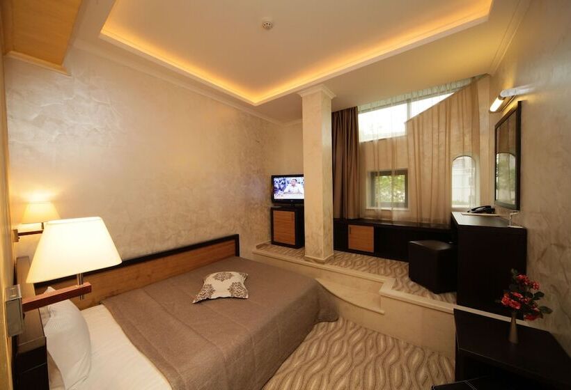 スタンダードルーム, Efbet