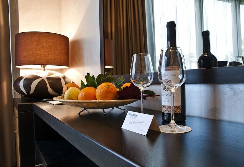 デラックスルーム, Efbet