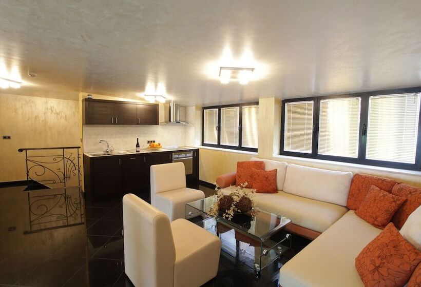 1ベッドルームアパートメント, Efbet