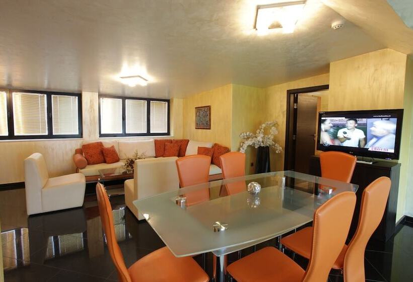 1ベッドルームアパートメント, Efbet