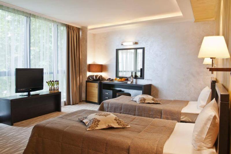 デラックスルーム, Efbet