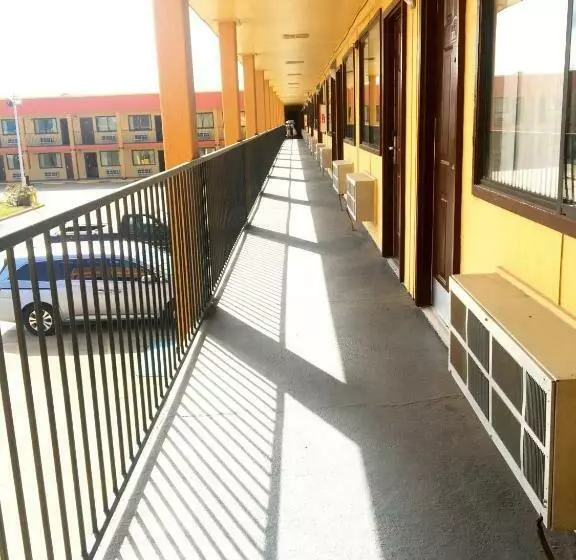 キングサイズベッドのスタンダードルーム, Executive Inn Express Delhi