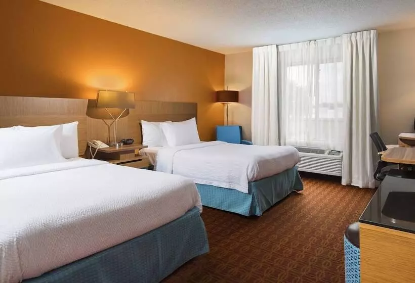 ２ダブルベッドのスタンダードルーム, Fairfield Inn & Suites By Marriott Fort Myers Cape Coral