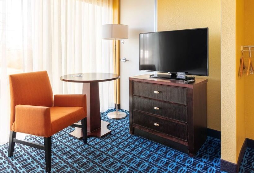 غرفه قياسيه سريرين مزدوجين, Chester Inn & Suites