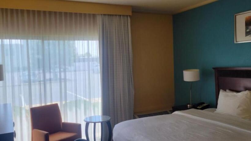 جناح ديلوكس سرير كينج, Chester Inn & Suites