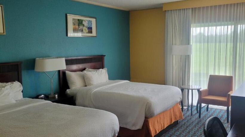 غرفه قياسيه سريرين مزدوجين, Chester Inn & Suites