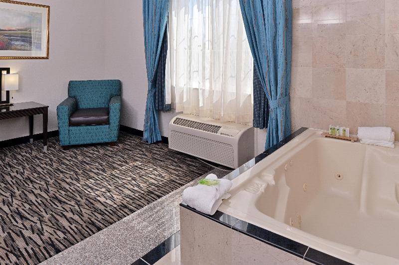 스위트 킹사이즈 침대, Holiday Inn Express & Suites Tacoma South   Lakewood, An Ihg