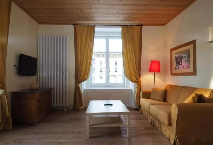 １ベッドルームエコノミーアパートメント, Maloja Palace