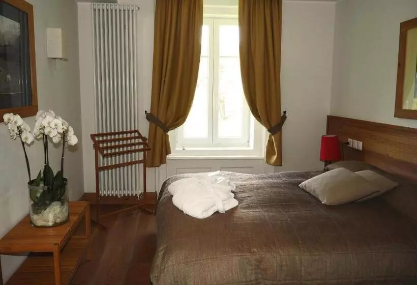 Family flat with lake view, Maloja Palace
