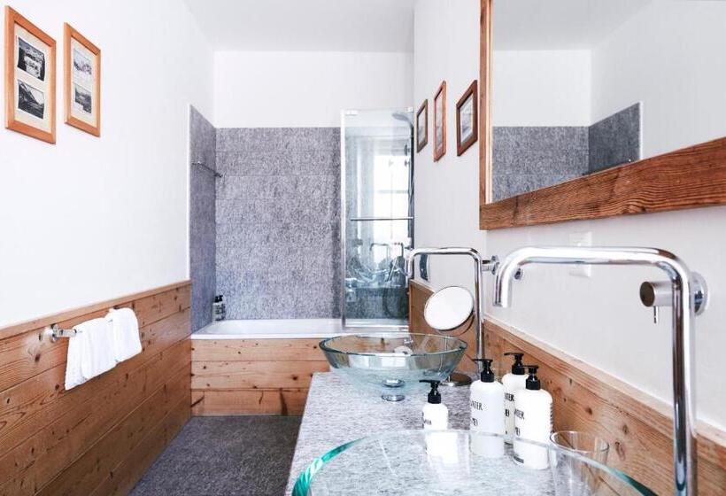 شقة عائلية إطلالة على البحيرة, Maloja Palace