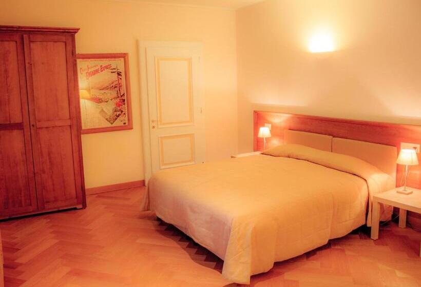 1 Bedroom Apartment Lake View, Maloja Palace