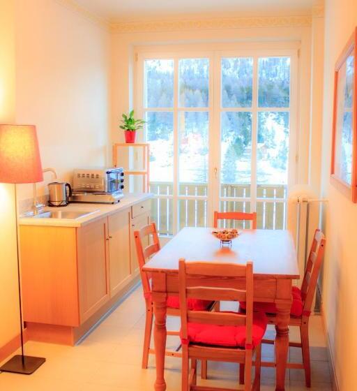 شقة بغرفة نوم واحدة, Maloja Palace